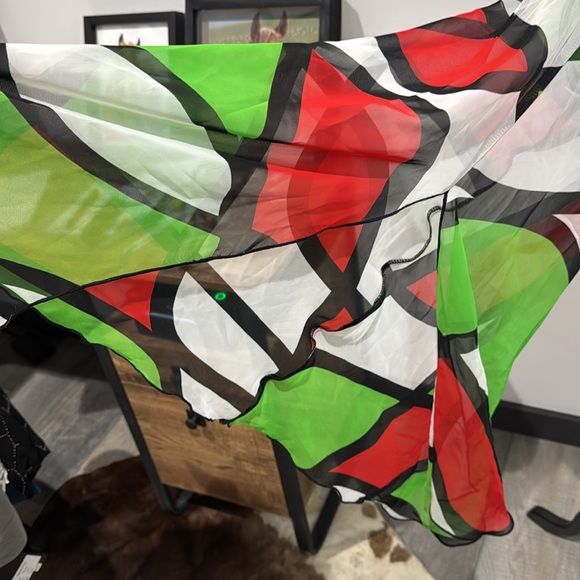 Meet Me in Miami NWT Red Green Black White Color Block Wrap Top One Size - Picture 3 of 7